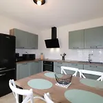 Casa vacanze Oree Du Chateau : Maison De Charme Avec Piscine Chauffée Dans Beynac-et-Cazenac