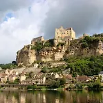 Oree Du Chateau : Maison De Charme Avec Piscine Chauffée Dans