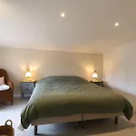 Casa vacanze Oree Du Chateau : Maison De Charme Avec Piscine Chauffée Dans