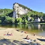 Oree Du Chateau : Maison De Charme Avec Piscine Chauffée Dans Casa vacanze Beynac-et-Cazenac
