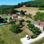 Casa vacanze Oree Du Chateau : Maison De Charme Avec Piscine Chauffée Dans