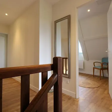 Oree Du Chateau : Maison De Charme Avec Piscine Chauffee Dans Feriehus