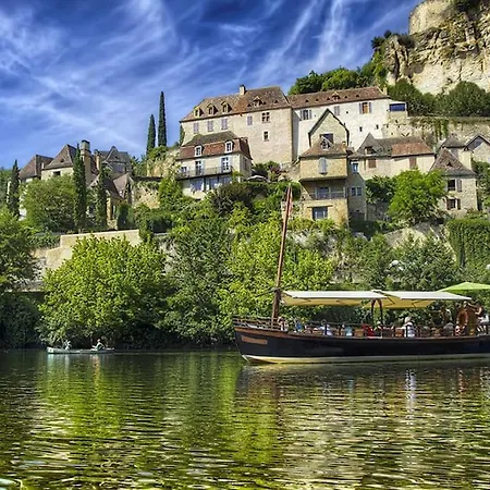 Oree Du Chateau : Maison De Charme Avec Piscine Chauffee Dans * Beynac-et-Cazenac