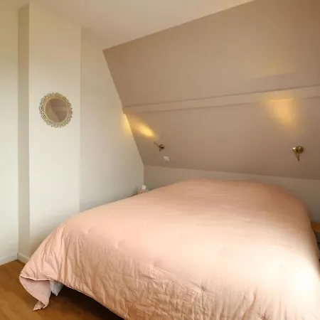 Feriehus Oree Du Chateau : Maison De Charme Avec Piscine Chauffee Dans