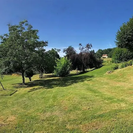 Oree Du Chateau : Maison De Charme Avec Piscine Chauffee Dans