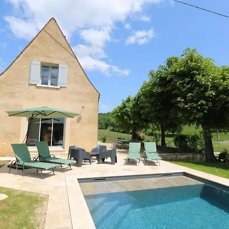 Holiday home Oree Du Chateau : Maison De Charme Avec Piscine Chauffee Dans