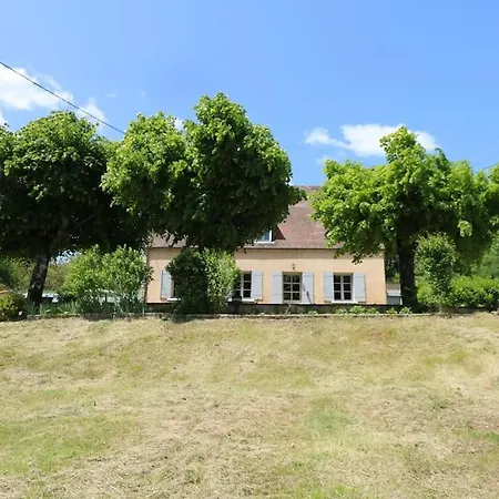 Holiday home Oree Du Chateau : Maison De Charme Avec Piscine Chauffee Dans
