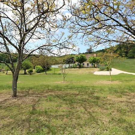 Holiday home Oree Du Chateau : Maison De Charme Avec Piscine Chauffee Dans