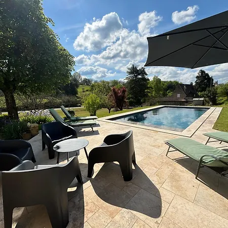 Casa vacanze Oree Du Chateau : Maison De Charme Avec Piscine Chauffée Dans