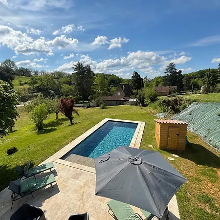 Casa vacanze Oree Du Chateau : Maison De Charme Avec Piscine Chauffée Dans Beynac-et-Cazenac