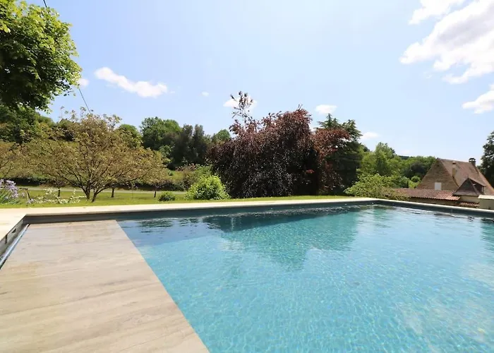 Oree Du Chateau : Maison De Charme Avec Piscine Chauffee Dans ביינאק-אה-סאזנאק