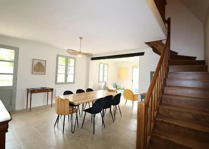 Oree Du Chateau : Maison De Charme Avec Piscine Chauffee Dans ביינאק-אה-סאזנאק