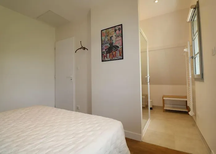 Oree Du Chateau : Maison De Charme Avec Piscine Chauffee Dans בית נופש *