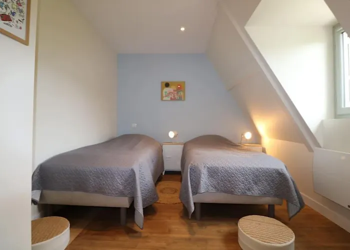 Oree Du Chateau : Maison De Charme Avec Piscine Chauffee Dans בית נופש