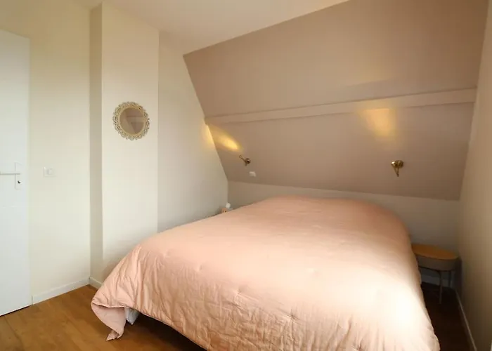 בית נופש Oree Du Chateau : Maison De Charme Avec Piscine Chauffee Dans