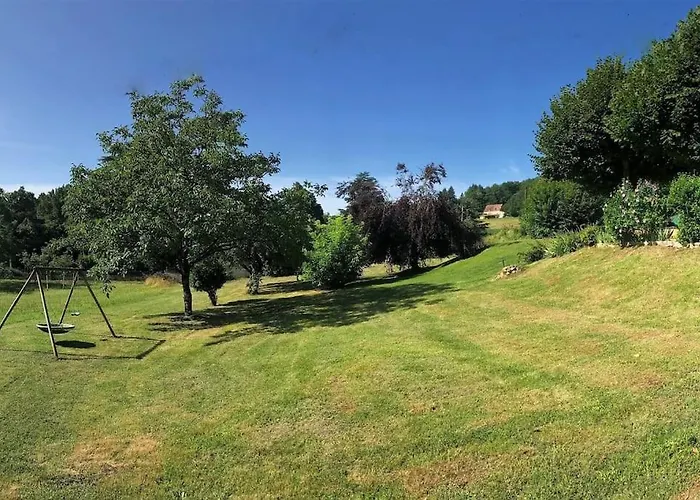Oree Du Chateau : Maison De Charme Avec Piscine Chauffee Dans