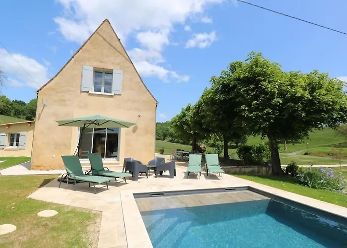 בית נופש Oree Du Chateau : Maison De Charme Avec Piscine Chauffee Dans