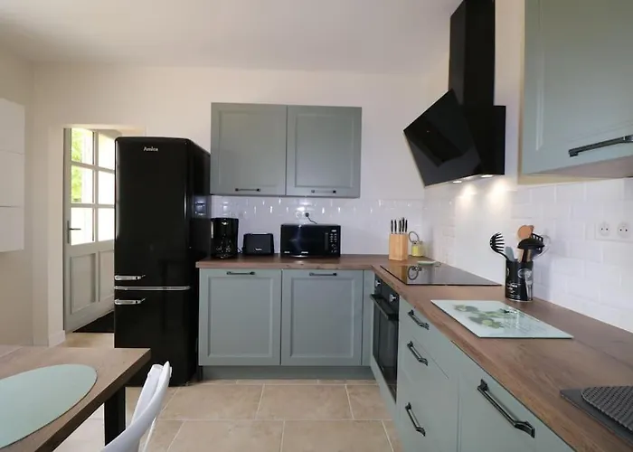 בית נופש Oree Du Chateau : Maison De Charme Avec Piscine Chauffee Dans *