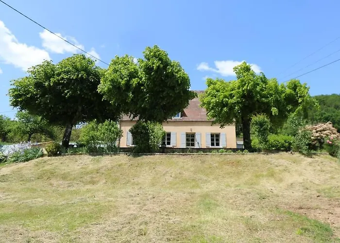 בית נופש Oree Du Chateau : Maison De Charme Avec Piscine Chauffee Dans