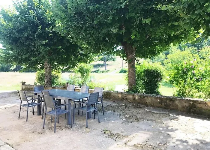 Oree Du Chateau : Maison De Charme Avec Piscine Chauffee Dans *